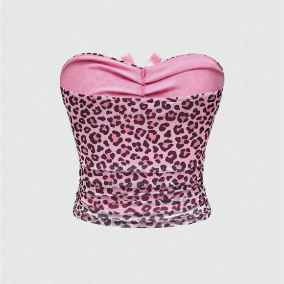 Leopard
Print Mesh Strapless Tube Top With Bow Decoration - Picture 2 of 2
